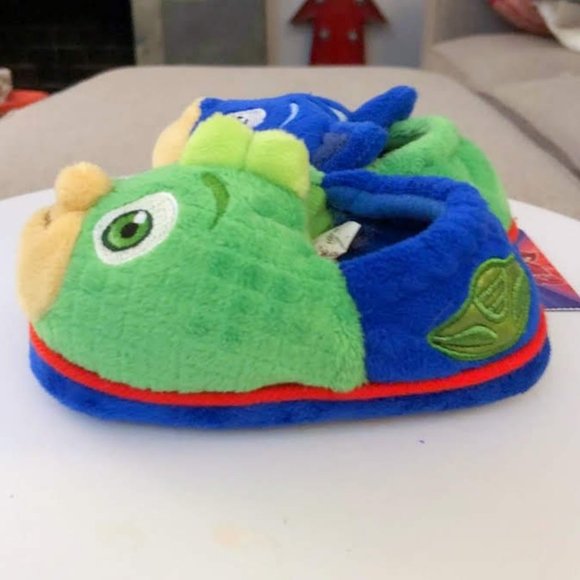 5/$20 NEW 5-6 Boys PJ Masks Plush Slippers-Non Slip - Picture 3 of 5